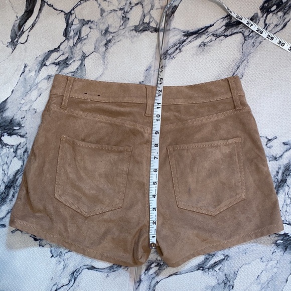 Womens Express Moleskin (Suede) button up 5 pocket Shorts! New Condition🔥Size 8 - Picture 7 of 8